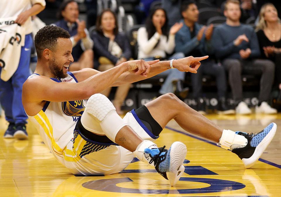 sofascore中文版下载-NBA本赛季球员年薪榜发布！库里第一 4.12亿元！詹姆斯跌出前十