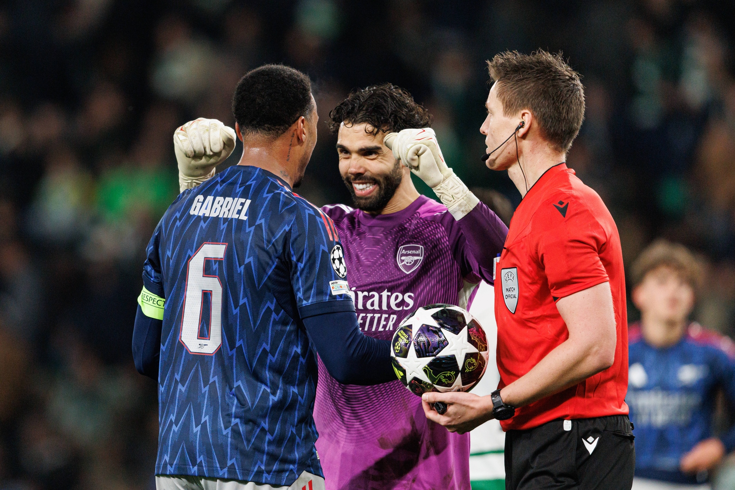 sofascore中文版下载-英媒：拉亚提升了枪手后防线的表现，他是英超赛季最佳球员竞争者